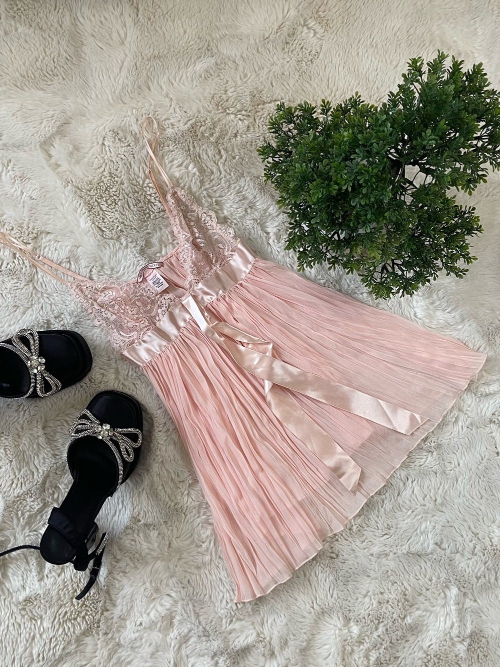 Victoria's Secret Women's Pastel Pink Lace Babydoll Pleated Nightgown Size XS